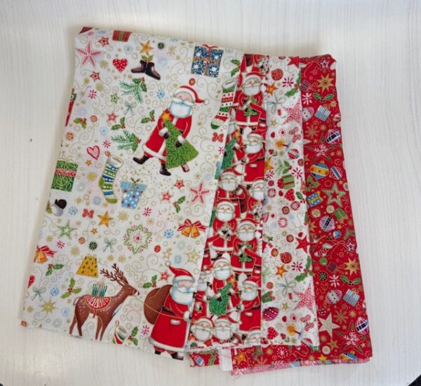 Makower- Jolly St Nick -  4 Fat Quarters
